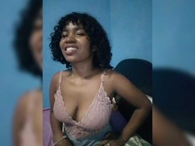 Candis02's BongaCams show and profile