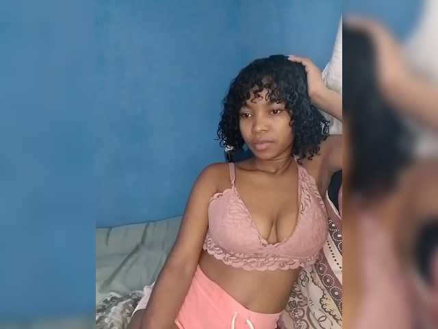 Candis02's BongaCams show and profile