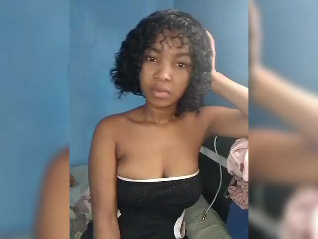 Candis02's BongaCams show and profile