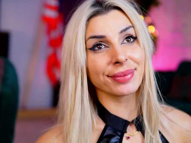 G0ldenGrace's BongaCams show and profile