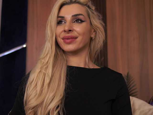 G0ldenGrace's BongaCams show and profile