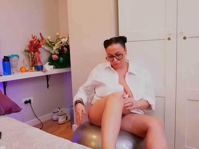 NinnaDevone's BongaCams show and profile