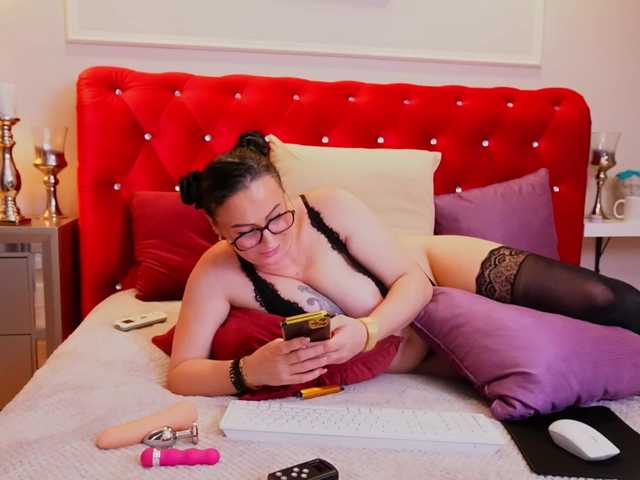 NinnaDevone's BongaCams show and profile