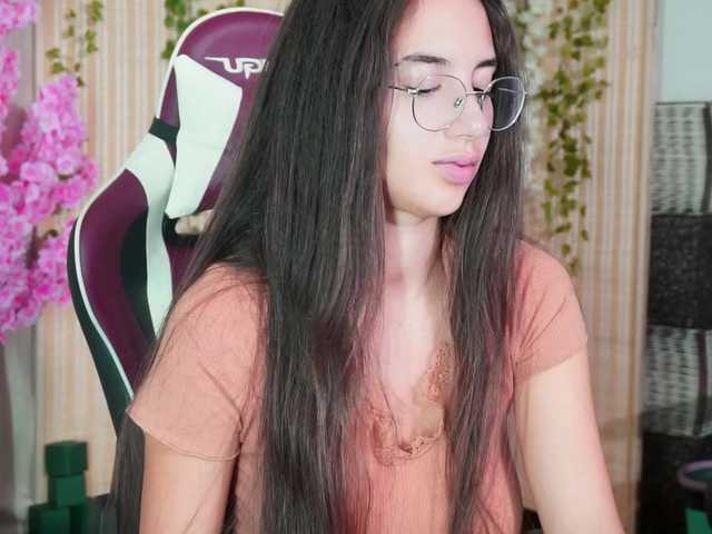 Izabellaatheone webcam stream