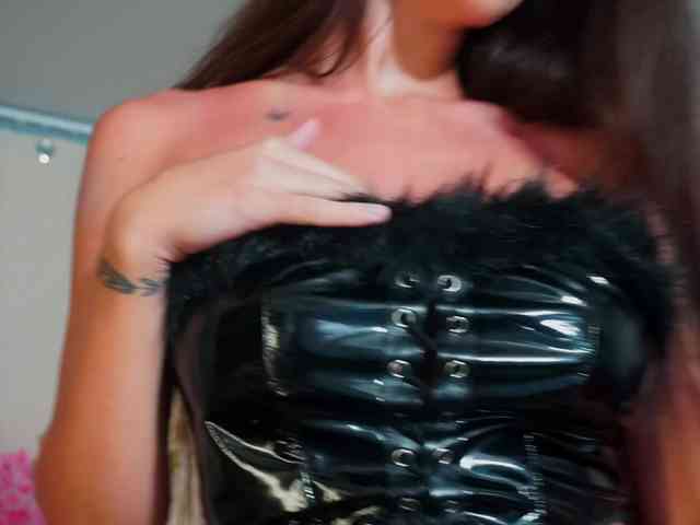 Izabellaatheone webcam