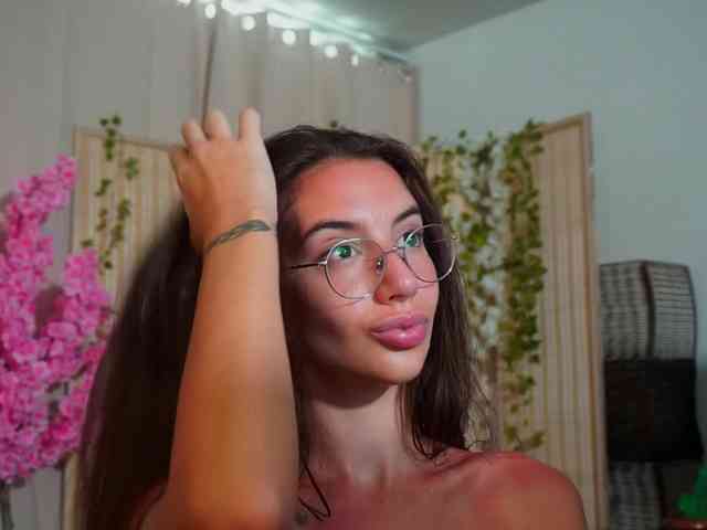 Izabellaatheone webcam