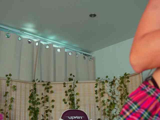 Izabellaatheone webcam