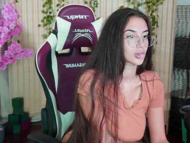 Izabellaatheone webcam