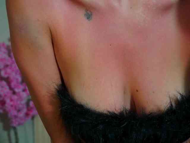 Izabellaatheone webcam