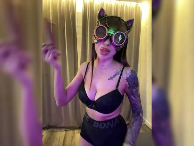 Kattrina's BongaCams show and profile