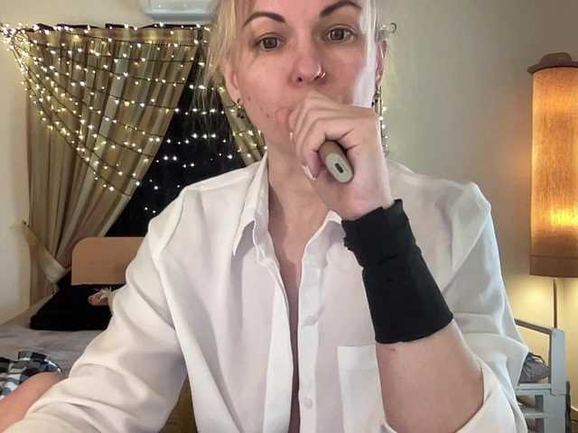 LilithNewdawn's BongaCams show and profile