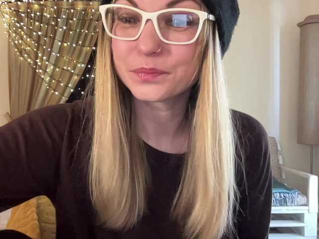 LilithNewdawn's BongaCams show and profile