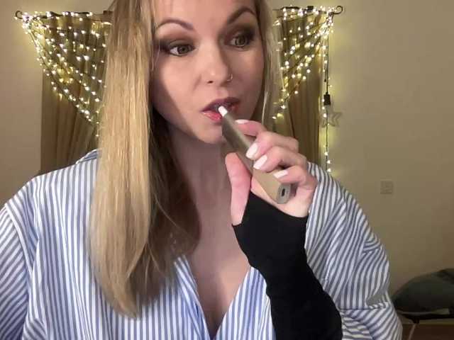 LilithNewdawn's BongaCams show and profile