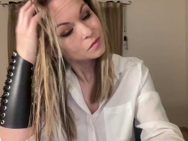 LilithNewdawn's BongaCams show and profile