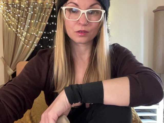 LilithNewdawn's BongaCams show and profile