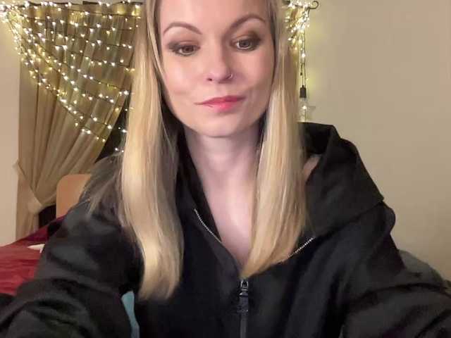 LilithNewdawn's BongaCams show and profile