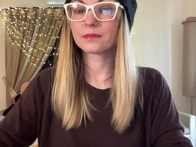 LilithNewdawn's BongaCams show and profile