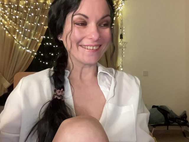 LilithNewdawn's BongaCams show and profile