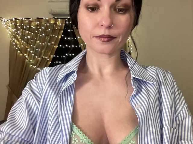 LilithNewdawn's BongaCams show and profile