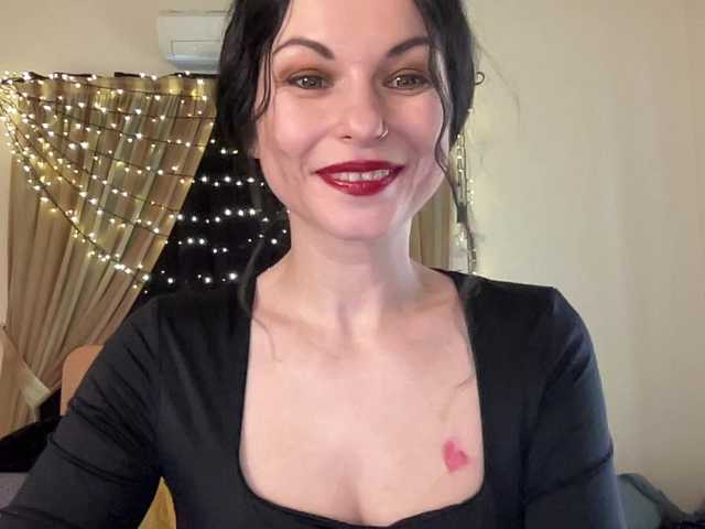 LilithNewdawn's BongaCams show and profile