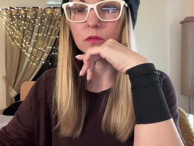 LilithNewdawn's BongaCams show and profile