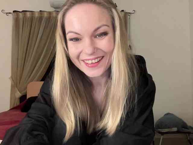 LilithNewdawn webcam