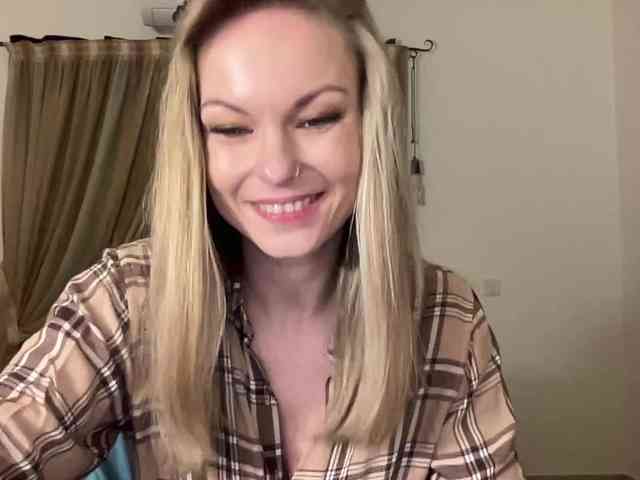 LilithNewdawn webcam