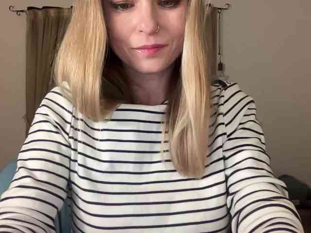 LilithNewdawn webcam