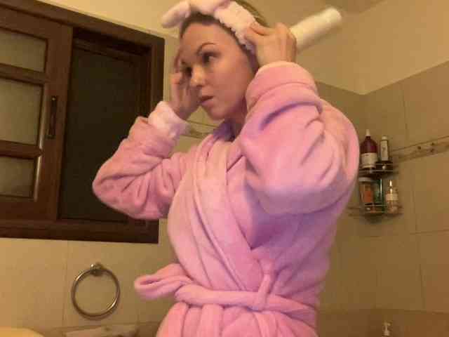 LilithNewdawn webcam