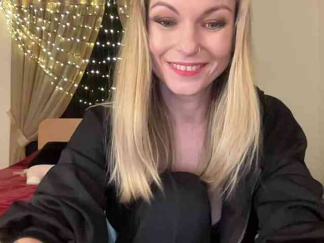 LilithNewdawn webcam