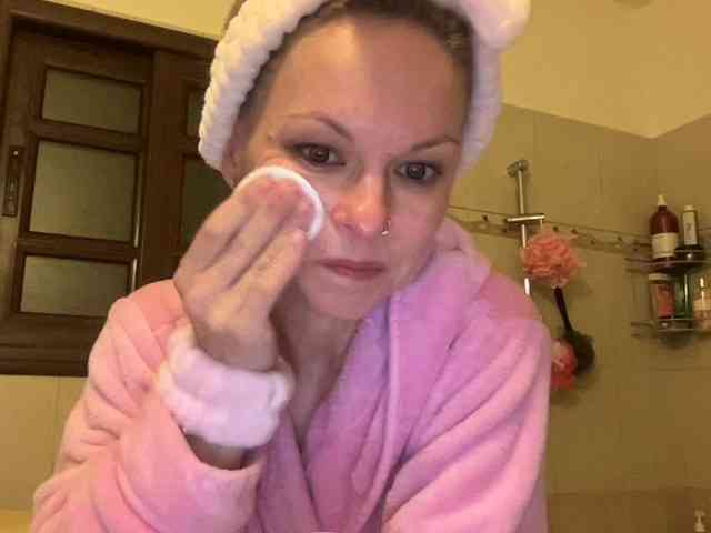 LilithNewdawn webcam