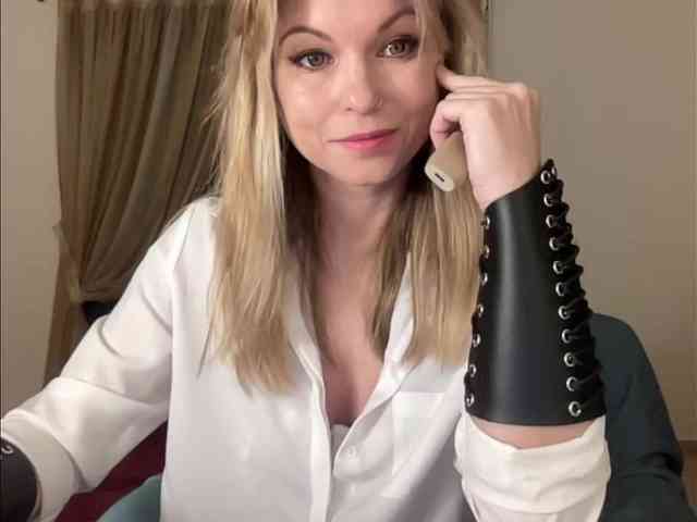 LilithNewdawn webcam