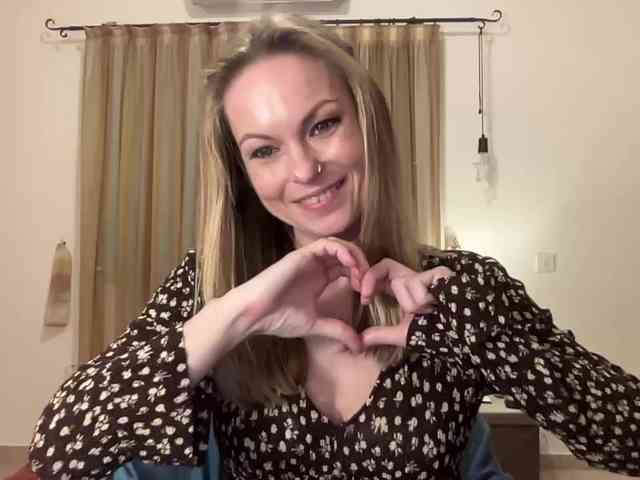 LilithNewdawn webcam