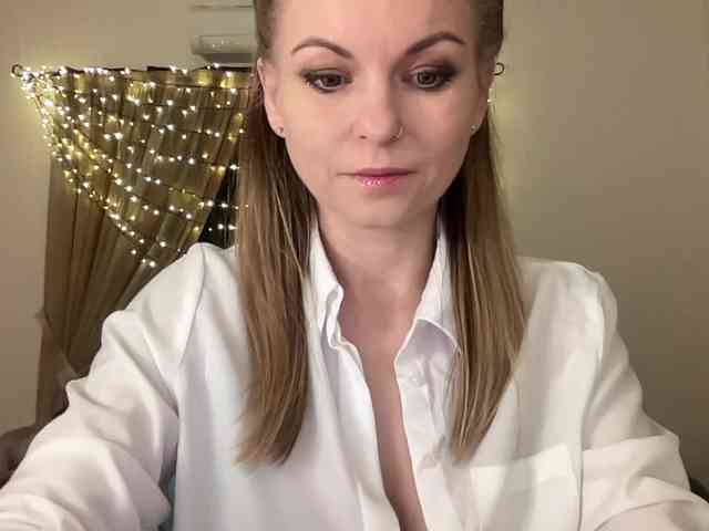 LilithNewdawn webcam