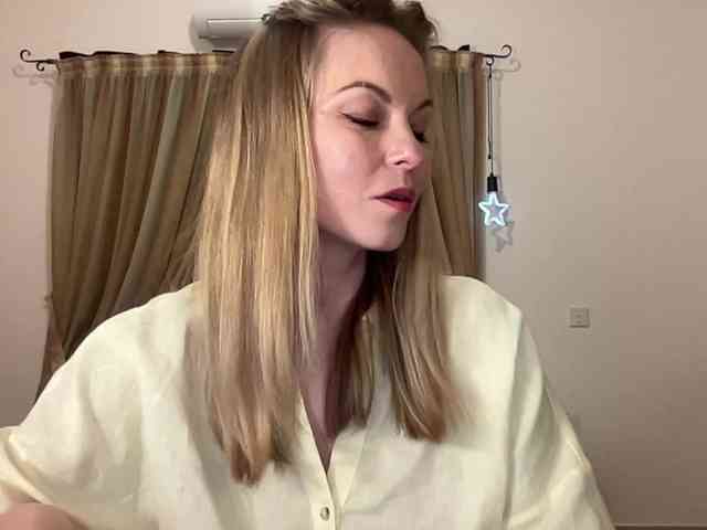 LilithNewdawn webcam