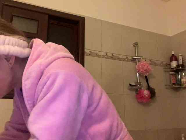 LilithNewdawn webcam