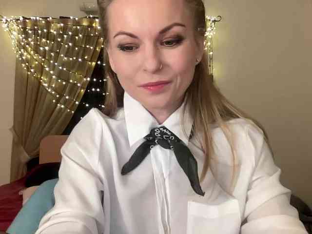 LilithNewdawn webcam