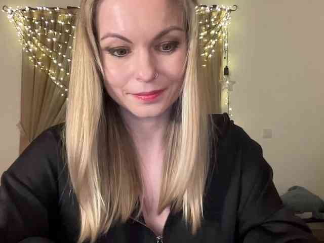 LilithNewdawn webcam