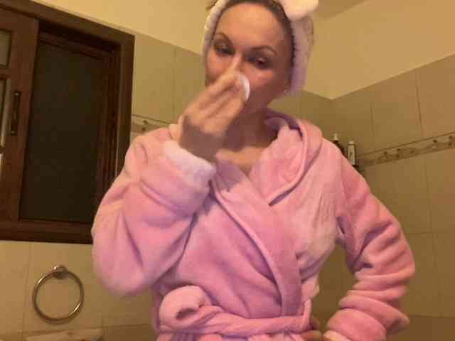 LilithNewdawn webcam