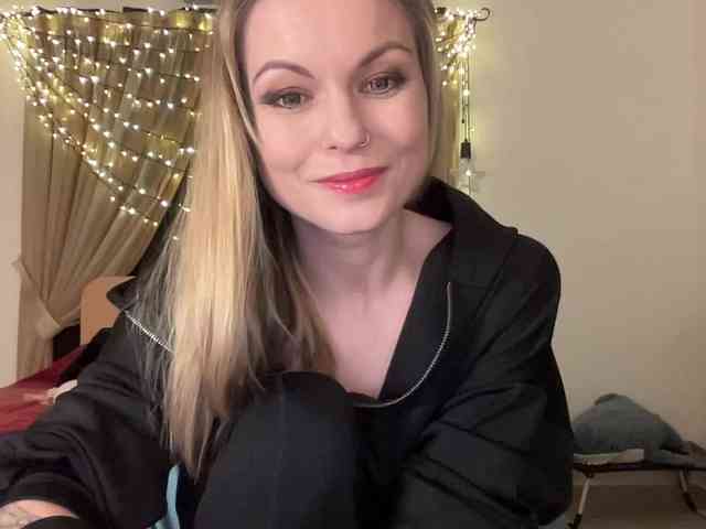 LilithNewdawn webcam