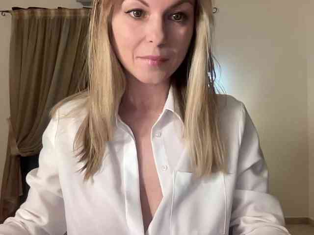 LilithNewdawn webcam