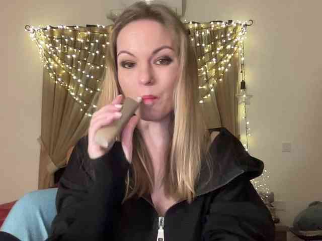 LilithNewdawn webcam