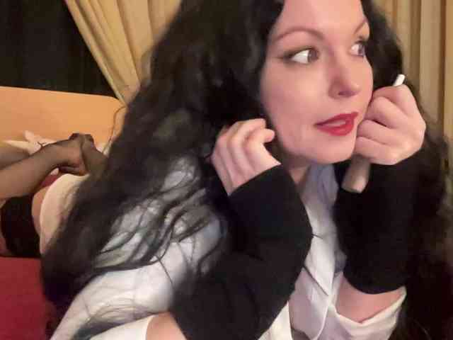 LilithNewdawn webcam