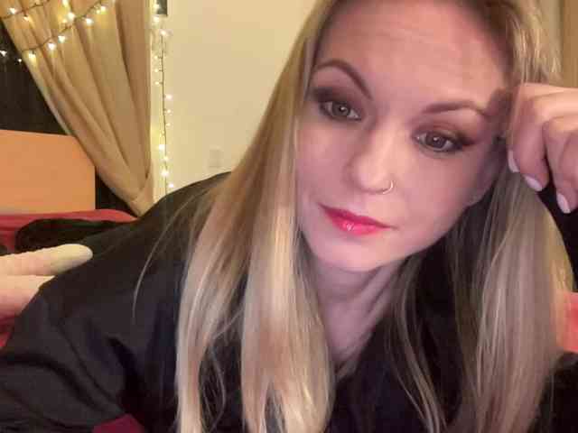 LilithNewdawn webcam