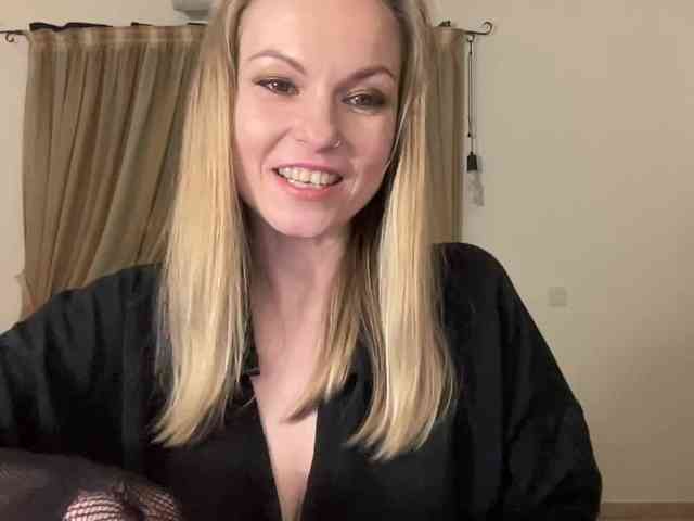 LilithNewdawn webcam