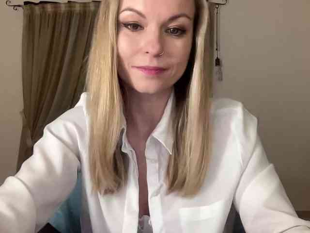 LilithNewdawn webcam