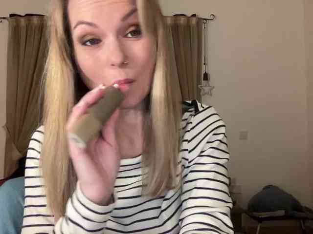 LilithNewdawn webcam