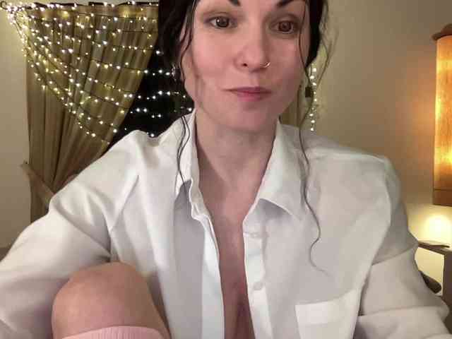 LilithNewdawn webcam