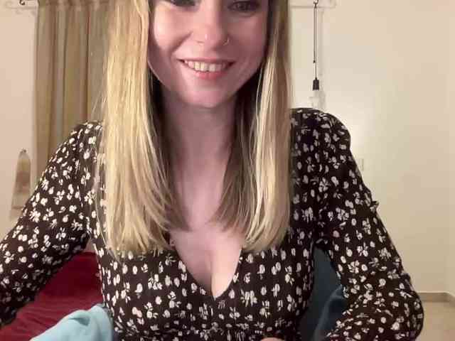 LilithNewdawn webcam