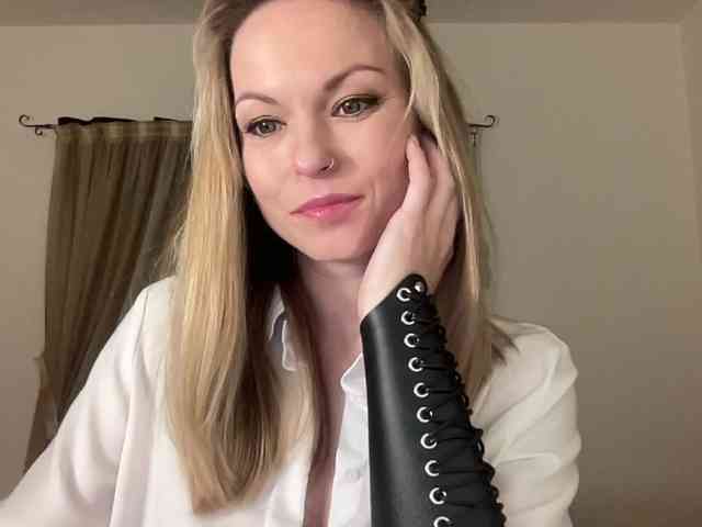 LilithNewdawn webcam